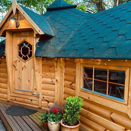 Stamford Meadows Glamping With Private Hot Tubs Hotel Bagian luar foto