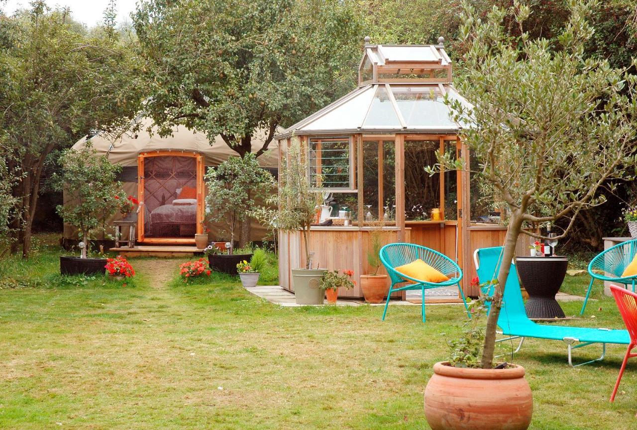 Stamford Meadows Glamping With Private Hot Tubs Hotel Bagian luar foto