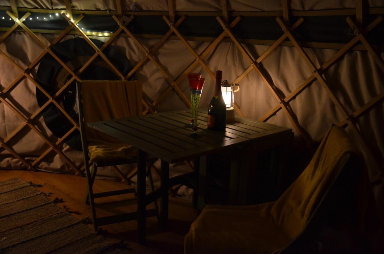 Stamford Meadows Glamping With Private Hot Tubs Hotel Bagian luar foto
