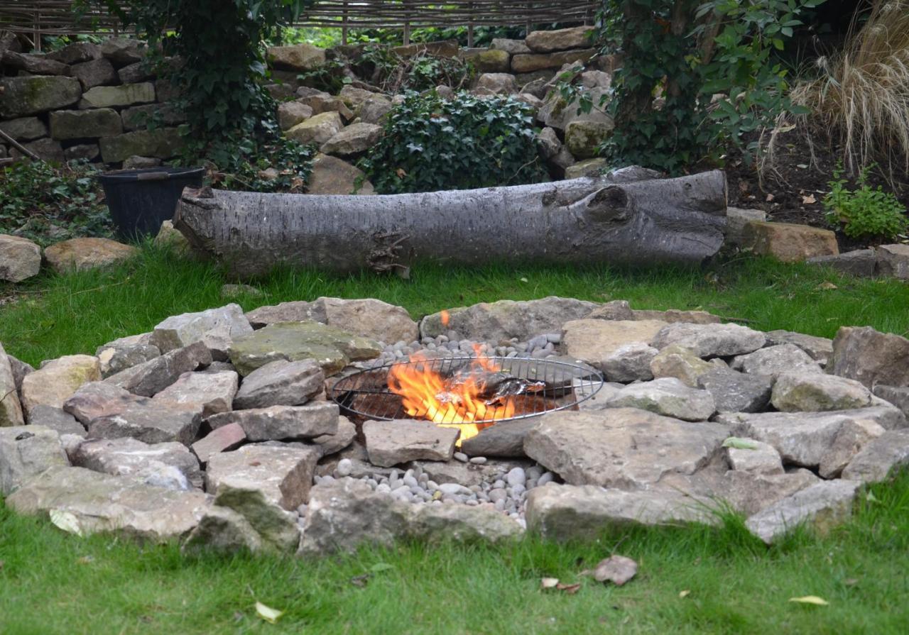 Stamford Meadows Glamping With Private Hot Tubs Hotel Bagian luar foto