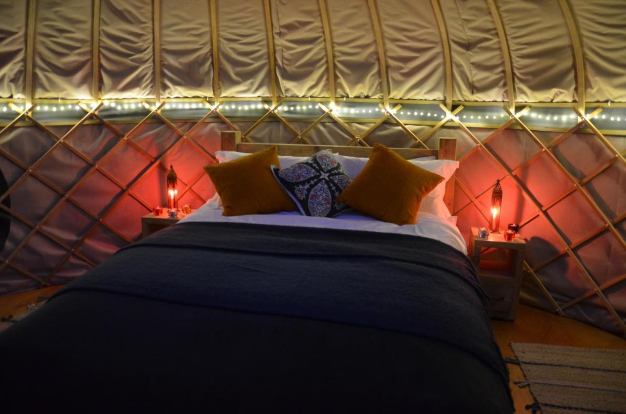Stamford Meadows Glamping With Private Hot Tubs Hotel Bagian luar foto