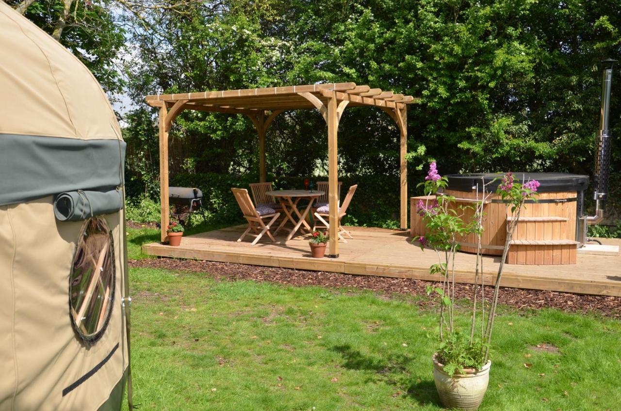 Stamford Meadows Glamping With Private Hot Tubs Hotel Bagian luar foto