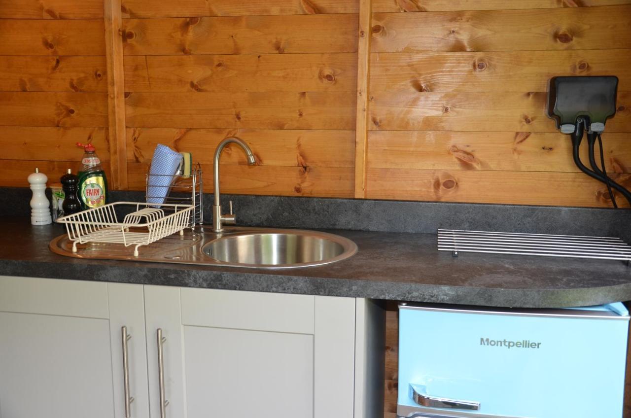 Stamford Meadows Glamping With Private Hot Tubs Hotel Bagian luar foto