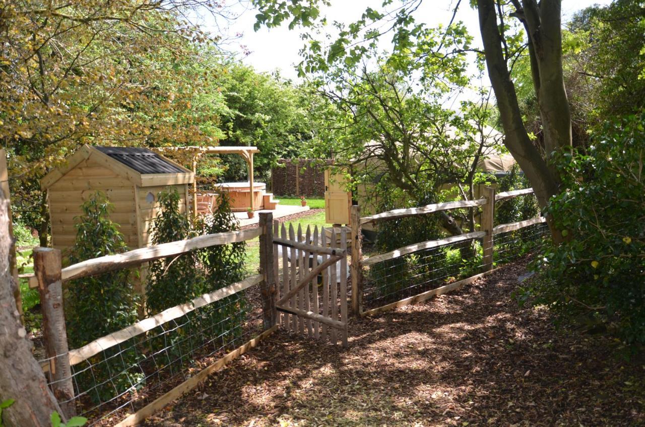 Stamford Meadows Glamping With Private Hot Tubs Hotel Bagian luar foto