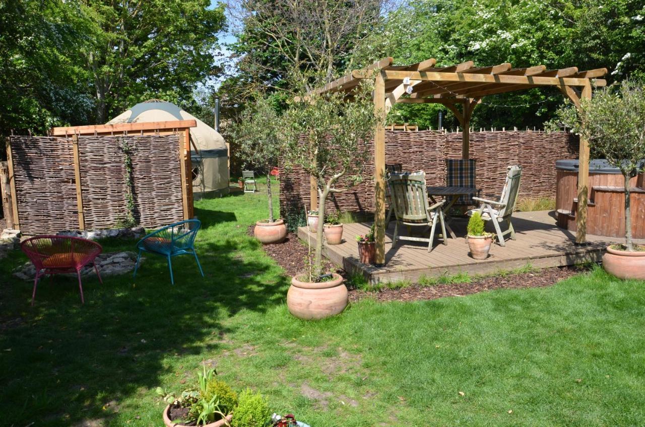 Stamford Meadows Glamping With Private Hot Tubs Hotel Bagian luar foto