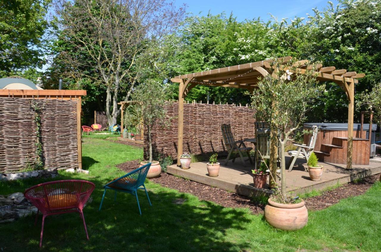 Stamford Meadows Glamping With Private Hot Tubs Hotel Bagian luar foto