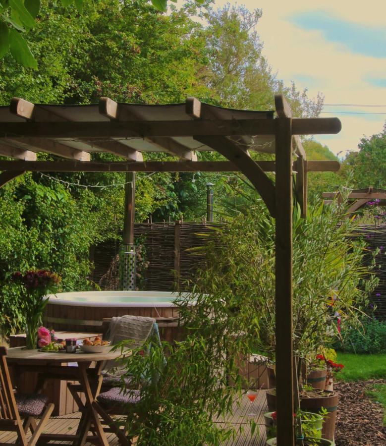 Stamford Meadows Glamping With Private Hot Tubs Hotel Bagian luar foto