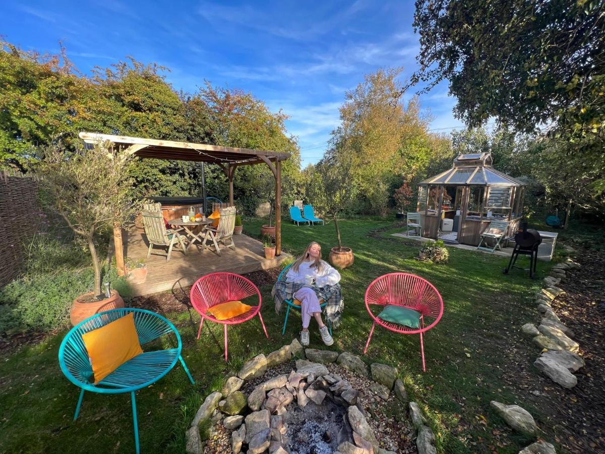 Stamford Meadows Glamping With Private Hot Tubs Hotel Bagian luar foto