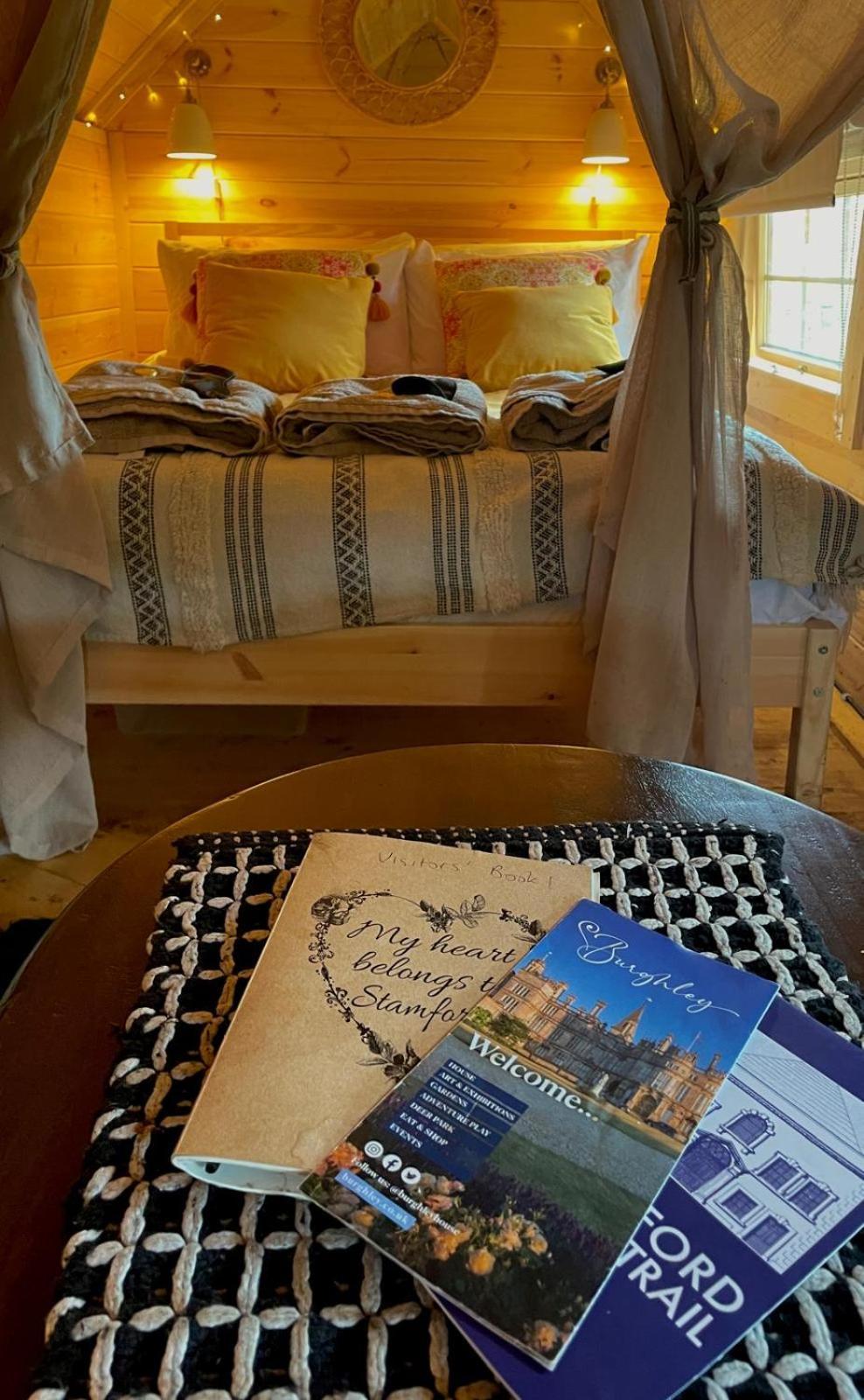 Stamford Meadows Glamping With Private Hot Tubs Hotel Bagian luar foto