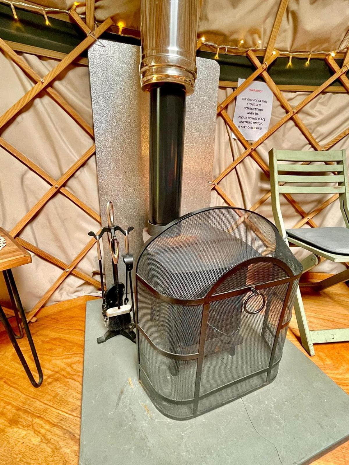 Stamford Meadows Glamping With Private Hot Tubs Hotel Bagian luar foto